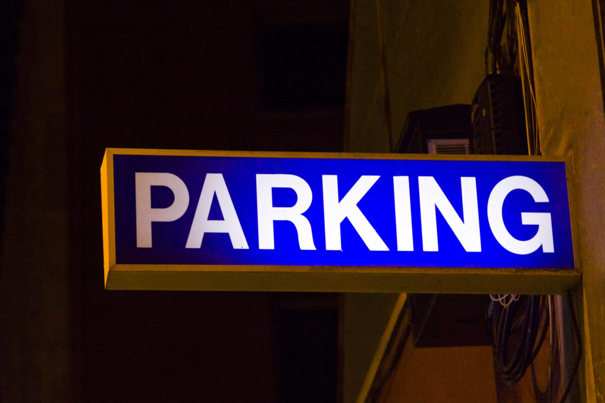 Parking Blade Sign (Source: Freepik.com)
